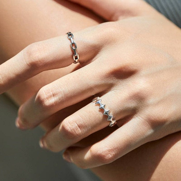 Star Motif Textured Linked Band Ring in 925 Sterling Silver